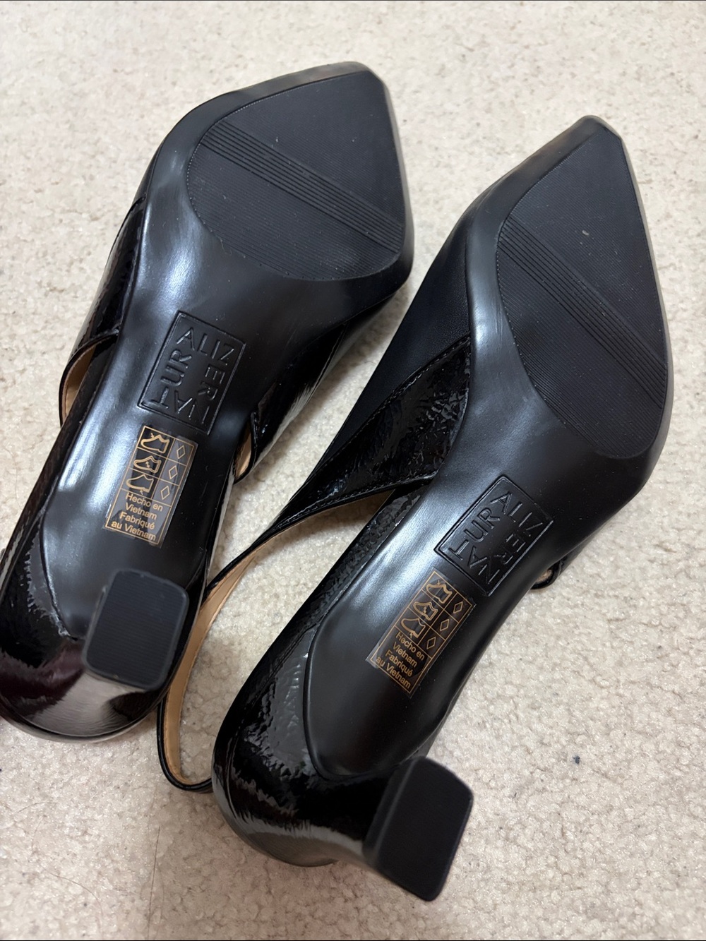 Naturalizer Sandals - Picture 3 of 9